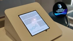 Samsung xóa nếp gấp màn hình gập bằng nguyên lý đập nước 