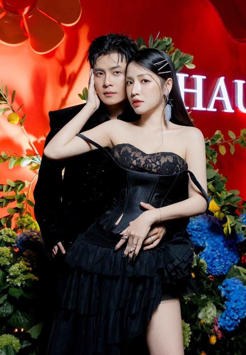 Puka được Gin Tuấn Kiệt tháp tùng khi tham gia các sự kiện sau sinh nở. Ảnh: Instagram Puka. puka7.jpg