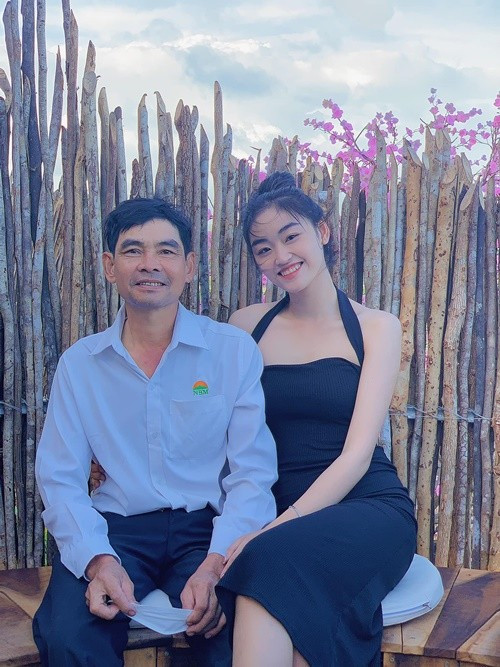 Bố của Yến Nhi bị dị ứng da nghiêm trọng, phải phẫu thuật khi xuất thêm bệnh. Ảnh: FB Yến Nhi. nhi4.jpg