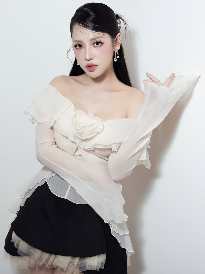 Nhiều khán giả khen ngợi vợ hơn tuổi của Gin Tuấn Kiệt ngày càng đẹp mặn mà. Ảnh: Instagram Puka. puka4.jpg