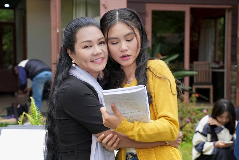 Gần đây, Hà Tiên quay phim Yêu nhau ngày nắng ấm. Ảnh: FB Ngọc Huyền. huyen6.jpg