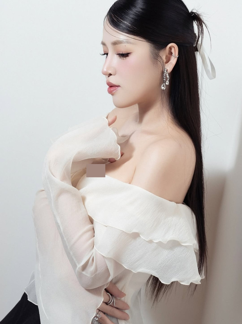 “Mỹ nhân làng hài Việt” chuộng trang phục gợi cảm khi xuất hiện trước công chúng. Ảnh: Instagram Puka. puka2.jpg