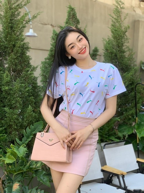 Có thu nhập khá hơn, Yến Nhi mặc sành điệu hơn. Ảnh: FB Yến Nhi. nhi11.jpg