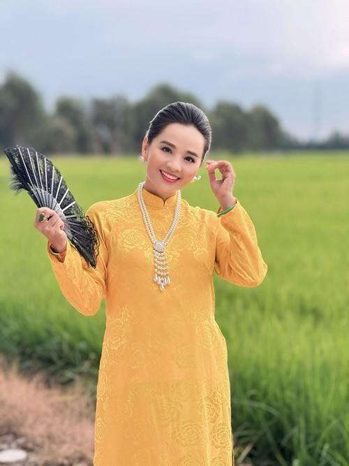 Chứng khô tuyến lệ từng khiến Hoài An ngưng đóng phim hơn một năm. Ảnh: FB Hoài An. vietrinh9.jpg