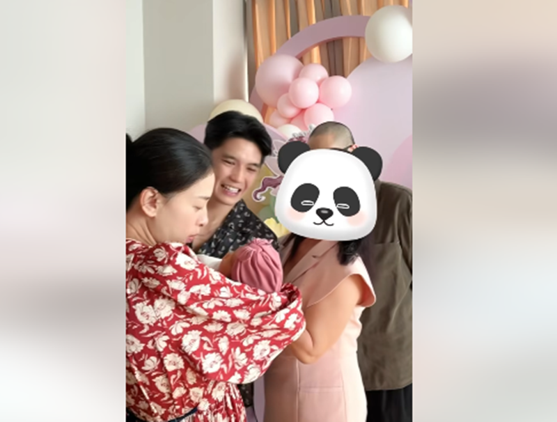 Một người thân của vợ chồng Ngô Thanh Vân nhận xét bé Gạo có nhiều nét giống bà nội. Ảnh: FB Ngô Thanh Vân. van4.png