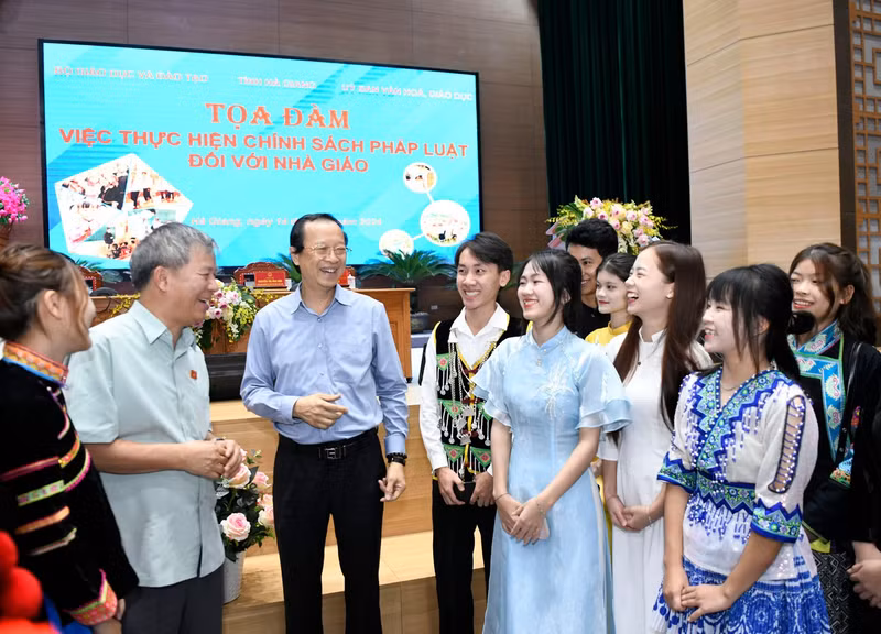 Công chức phụ trách ngành giáo dục không có chuyên môn sẽ khó khăn trong tham mưu, chỉ đạo các trường học (Ảnh minh họa)