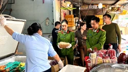 Thanh Hóa phát hiện hàng tấn thực phẩm không rõ nguồn gốc gây nguy hại