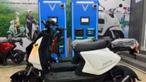 “Em út” Amio của gia đình xe máy điện VinFast: Ngoại hình cá tính, an toàn vượt trội