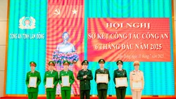 Thưởng các đơn vị phá nhanh vụ bắt giữ người trái pháp luật