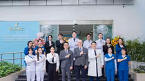 Con nổi nóng, bỏ học, đóng cửa phòng: Cha mẹ nên làm gì trước tiên?