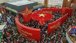 Triệu người đổ về Triển lãm lịch sử, cư dân Vinhomes chỉ 'dạo bộ là tới'