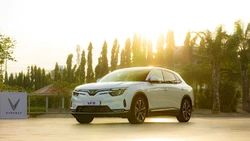 Người dùng VinFast VF 8: Cảm giác như lái “siêu xe”, với chưa tới 1 tỷ đồng