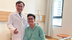 Từ Singapore về Vinmec tại Việt Nam chữa trị, bệnh nhân chấm dứt cơn đau dai dẳng kéo dài suốt 7 năm