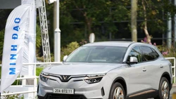 Ưu đãi cộng dồn tới 200 triệu đồng, cầm 0 đồng vẫn 'rinh' được VF 8 đi Tết