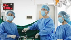 Vinmec Phú Quốc xuyên đêm cứu thai phụ nguy kịch mang nhóm máu cực hiếm