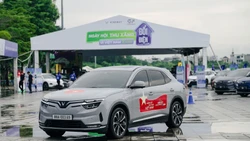 Cơ hội cuối thử vận may trúng xe máy điện khi mua VinFast VF 8