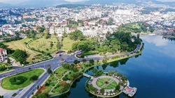 Công ty TNHH Khâm Đức: Năng lực huy động nguồn lực và áp lực thi công các gói thầu [Kỳ 3]