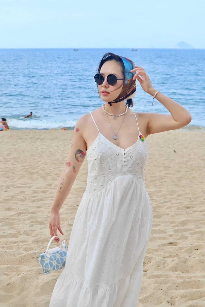 Ở một bài phỏng vấn, ca sĩ cho hay cô phù hợp hơn với cuộc sống độc thân, không áp lực phải lập gia đình. Ảnh: FB Tran Phuong Linh 4.jpg