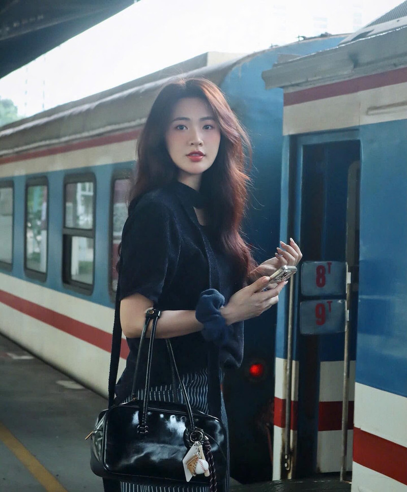 Diễn viên Minh Trang được xem là người tình màn ảnh của Song Luân do hợp tác trong hai bộ phim truyền hình ăn khách là "Cây Táo Nở Hoa" và "Yêu Trước Ngày Cưới". 2-5459.jpg